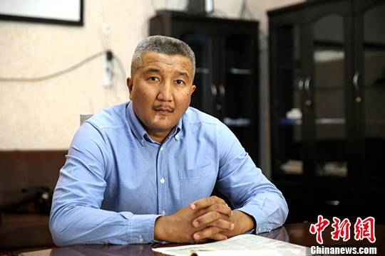 吉著名学者奥斯蒙别托夫日前表示，吉尔吉斯斯坦非常欢迎李克强总理来访，为两国合作增添新动力。吉尔吉斯斯坦一直从这种良好的双边合作中受益，“我们希望稳定和深化这种关系”。